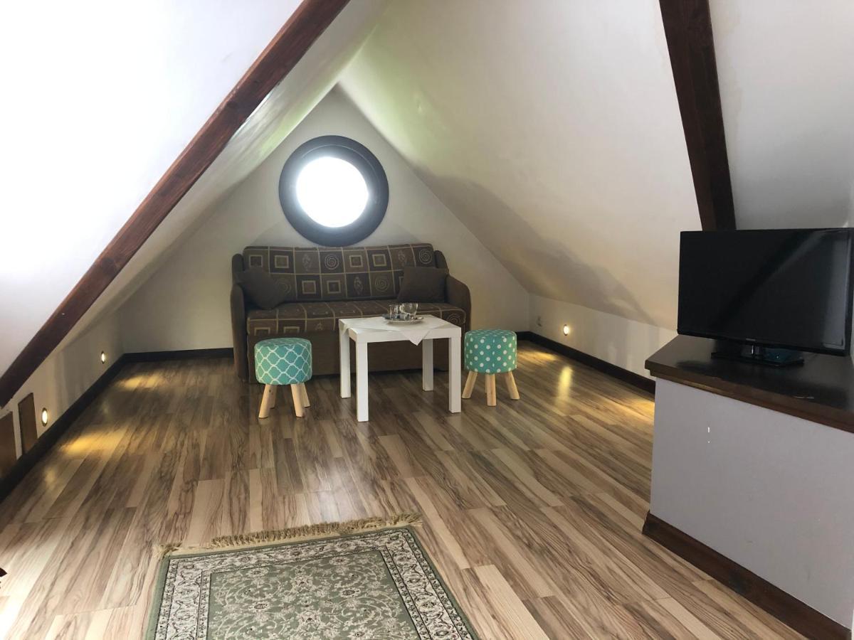 Gosciniec Pod Smrekami Acomodação com café da manhã Czorsztyn Exterior foto