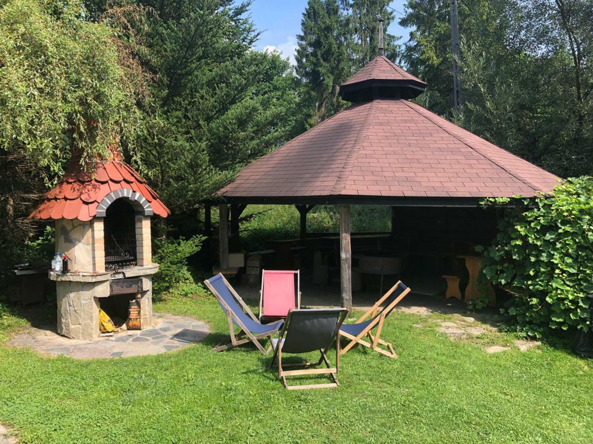 Gosciniec Pod Smrekami Acomodação com café da manhã Czorsztyn Exterior foto